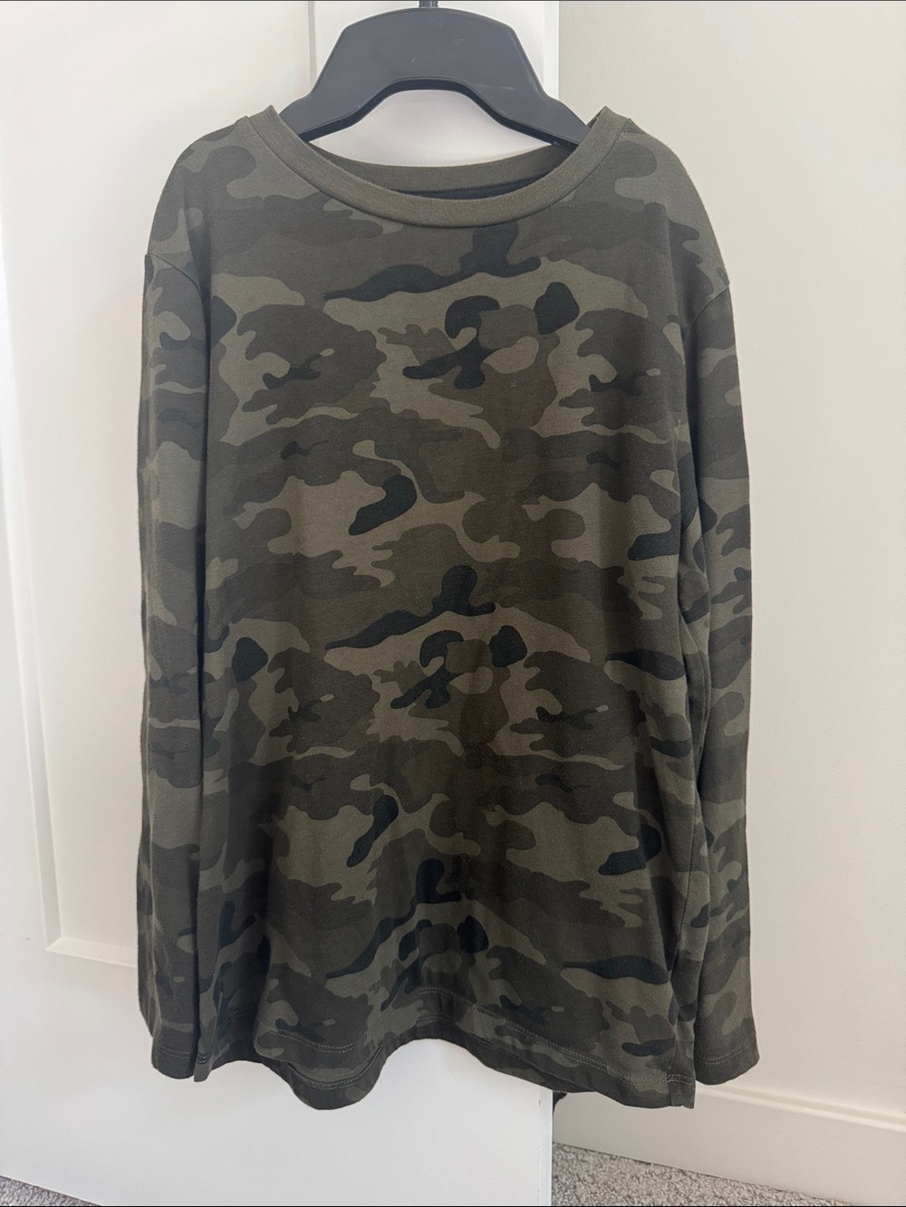 Boys Old Navy Large 10/12 long sleeve camoflouge T Shirt